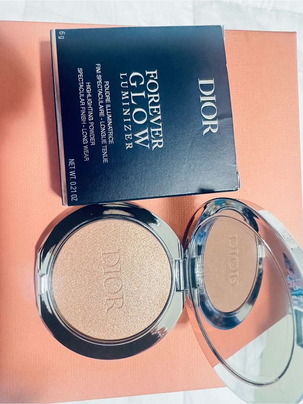 Dior white daisy Floral Compact Illuminizer with Red Ladybug Accent. Last one - Picture 2 of 9